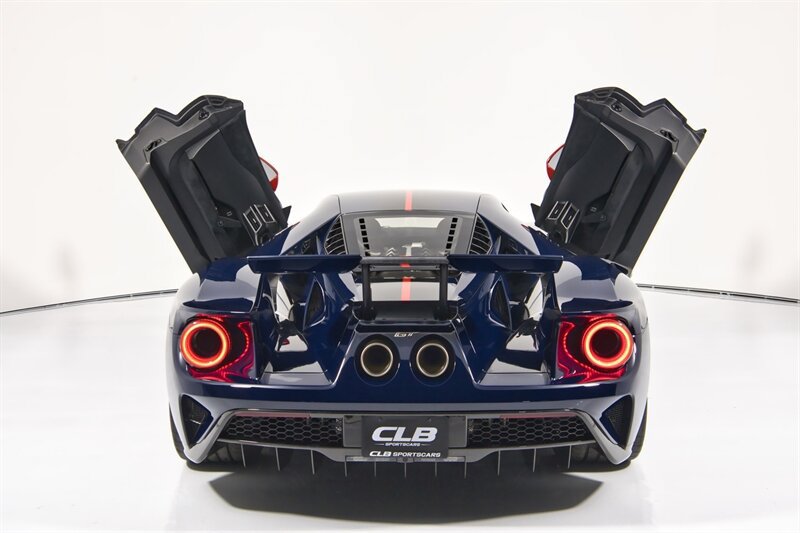 Used 2020 Ford GT Carbon Series RWD image 36