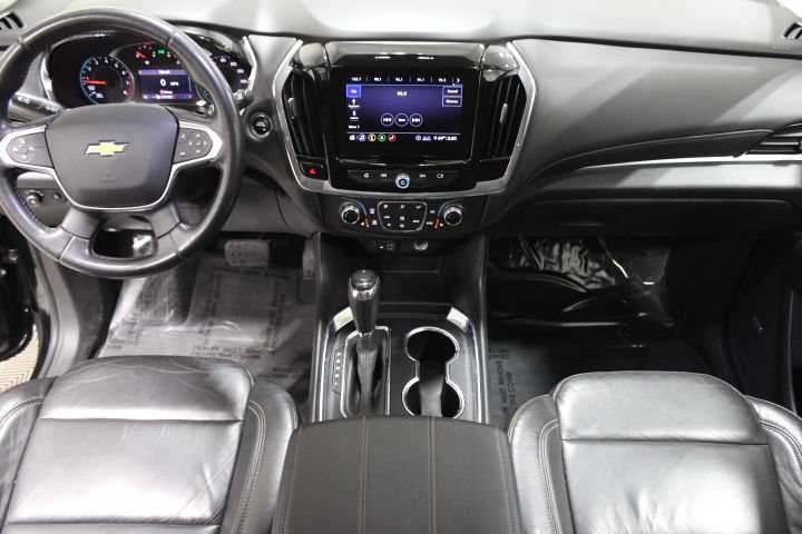 Used 2020 Chevrolet Traverse LT w/ LT Premium Package AWD/4WD image 2