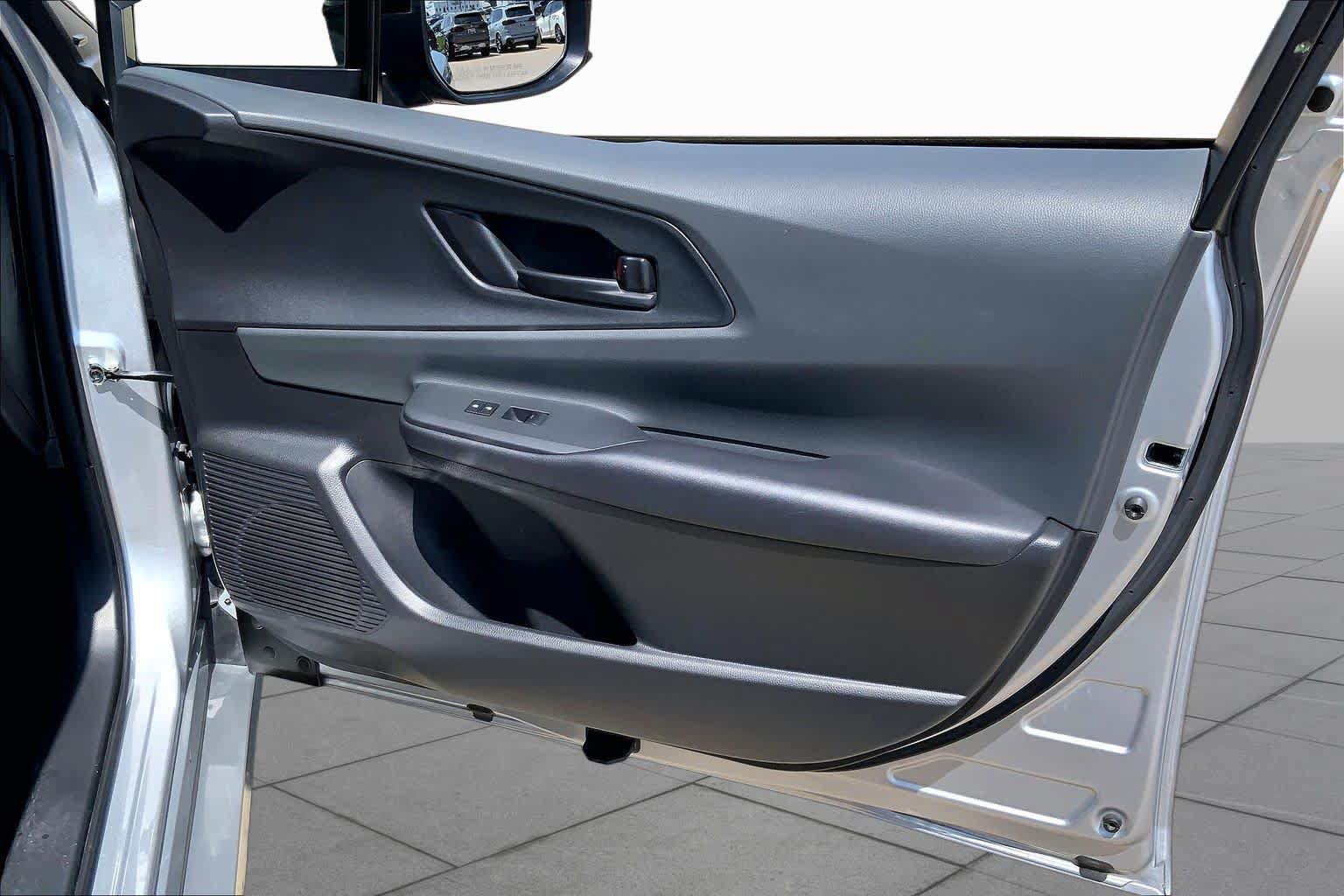 Used 2024 Toyota Prius LE FWD image 21