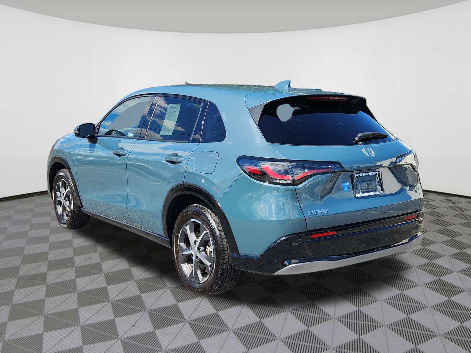 Certified 2024 Honda HR-V EX-L image 3