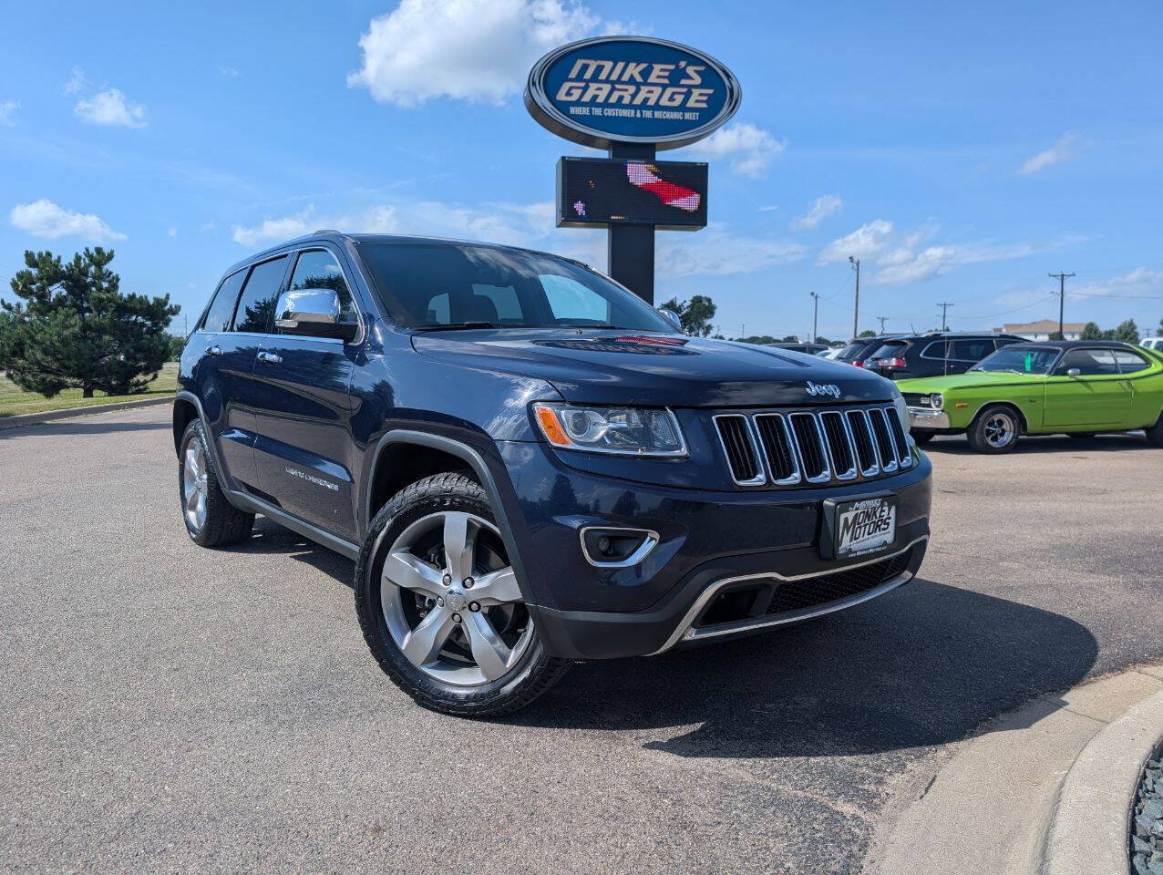 Used 2014 Jeep Grand Cherokee Limited w/ Trailer Tow Group IV AWD/4WD image 2