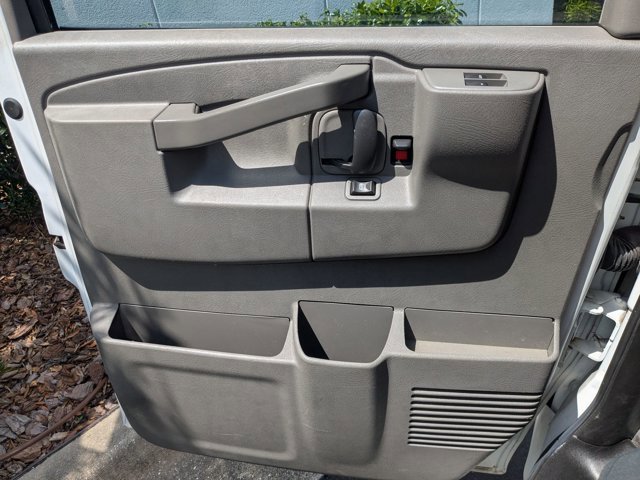 Used 2017 Chevrolet Express 2500 RWD image 12