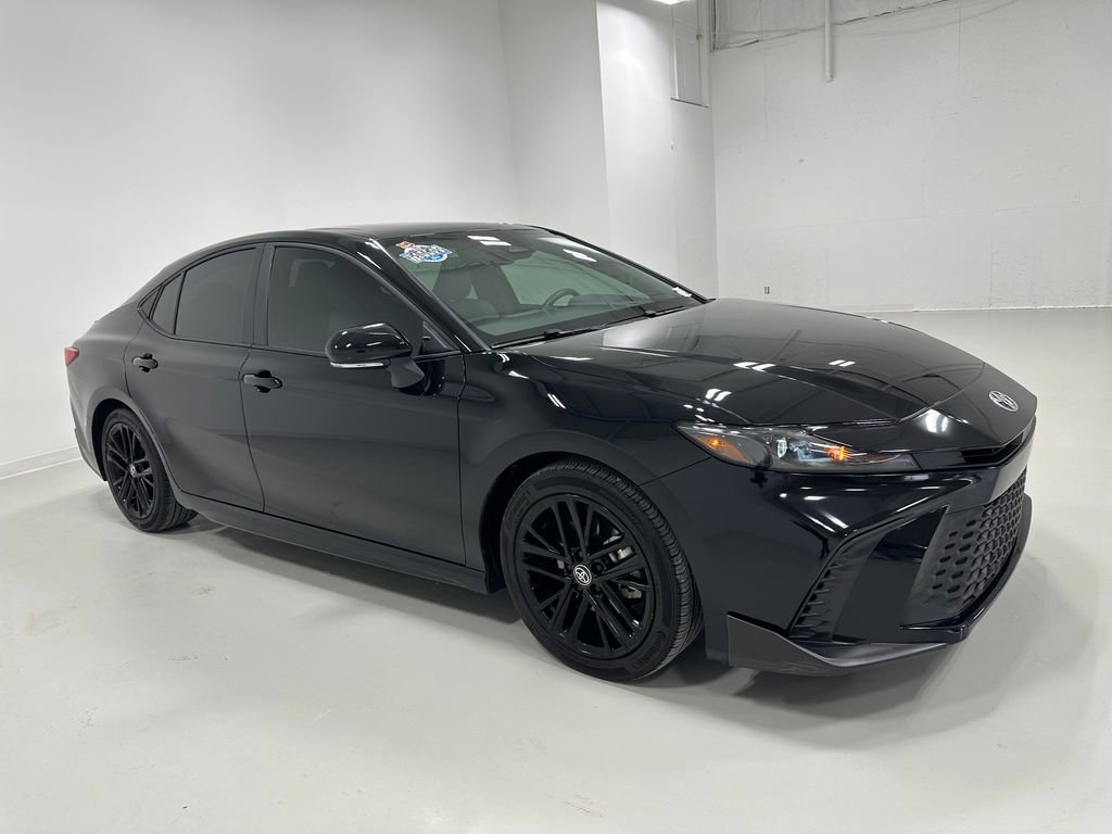 Used 2025 Toyota Camry LE image 7