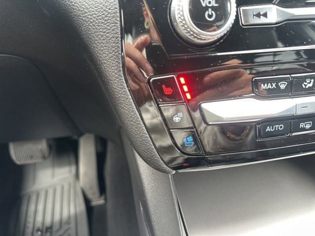 Used 2023 Ford Explorer Limited AWD/4WD image 21