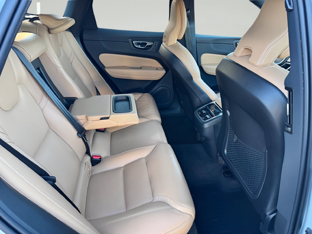 Used 2021 Volvo XC60 T5 Inscription w/ Advanced Package AWD/4WD image 30