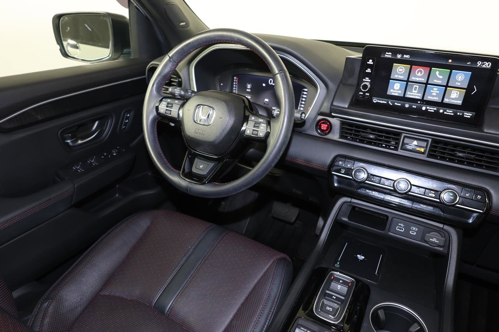 Used 2025 Honda Pilot Black Edition image 9