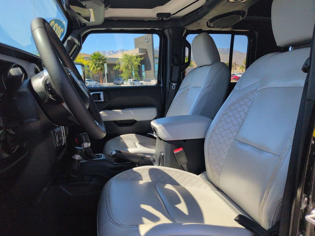 Used 2023 Jeep Gladiator Overland AWD/4WD image 13