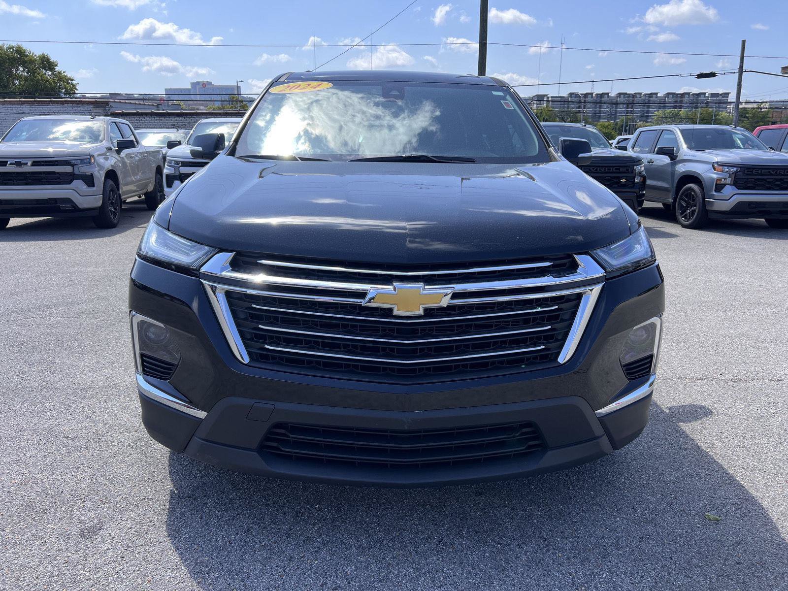 Used 2024 Chevrolet Traverse LT FWD image 28