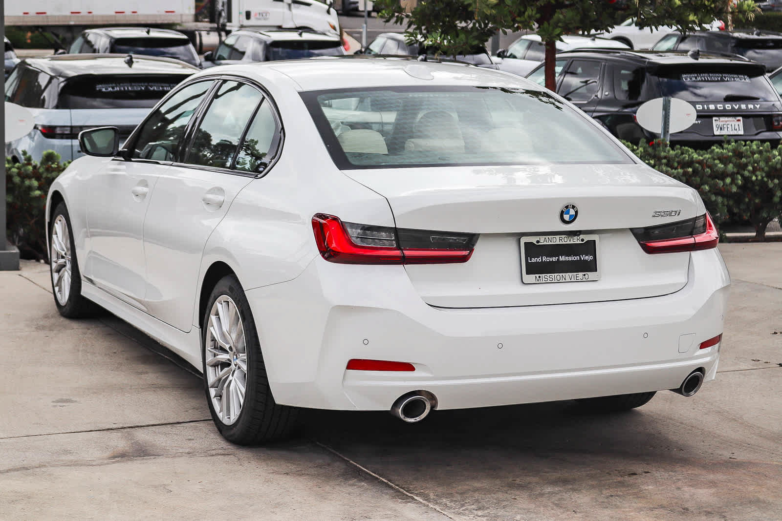 Used 2023 BMW 330i Sedan w/ Driving Assistance Package RWD image 4