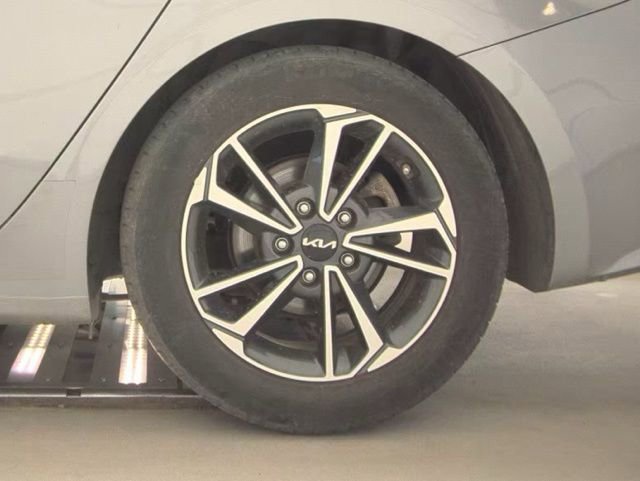 Used 2024 Kia Forte LXS FWD image 21