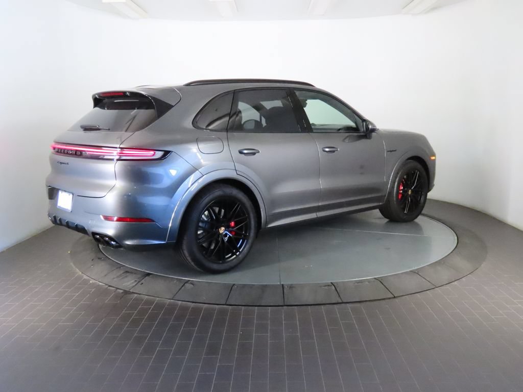 Certified 2026 Porsche Cayenne S AWD/4WD image 7