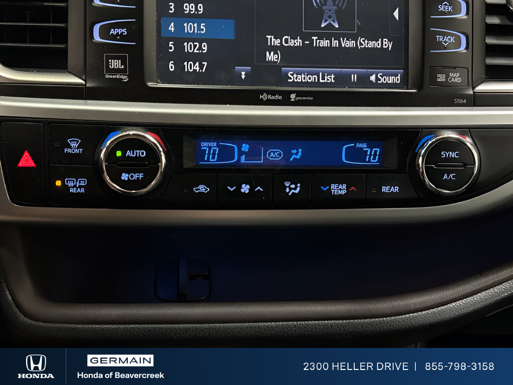 Used 2015 Toyota Highlander Limited w/ Driver Technology Package AWD/4WD image 24