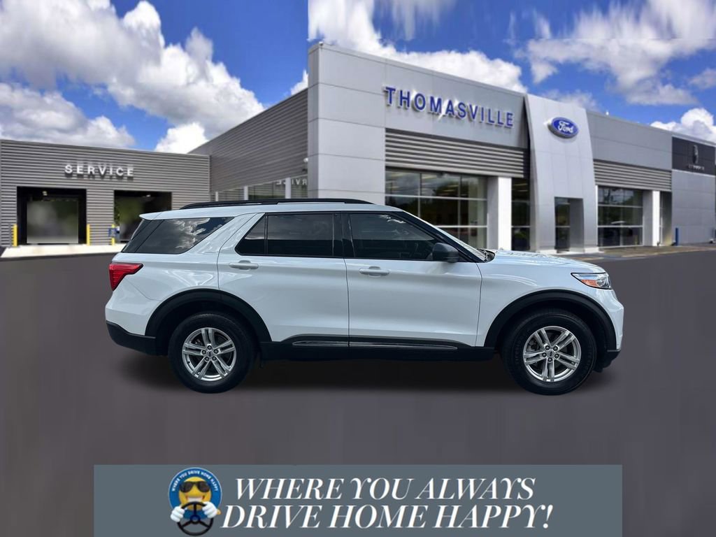 Used 2022 Ford Explorer XLT w/ Equipment Group 202A image 2