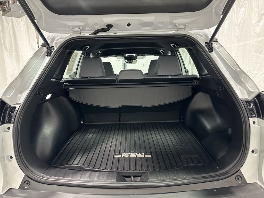 Used 2025 Toyota Corolla Cross AWD Hybrid image 49