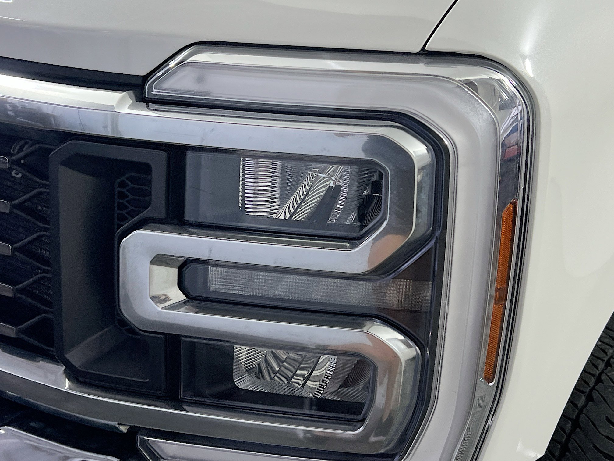 Used 2024 Ford F350 Lariat w/ Lariat Ultimate Package image 11