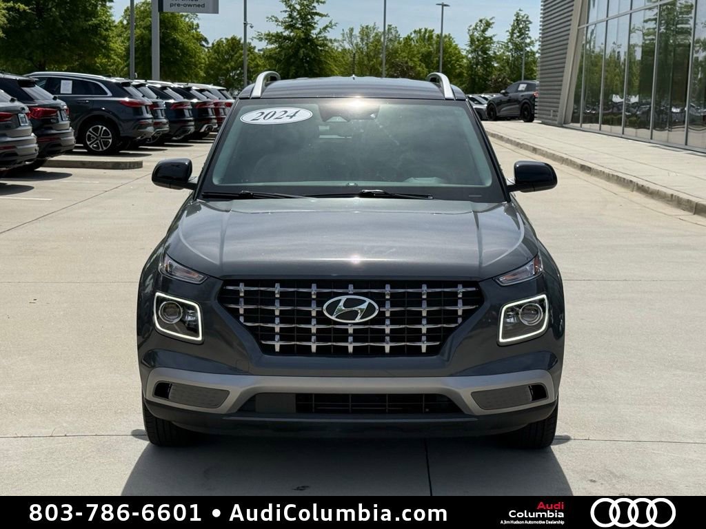 Used 2024 Hyundai Venue Limited image 7