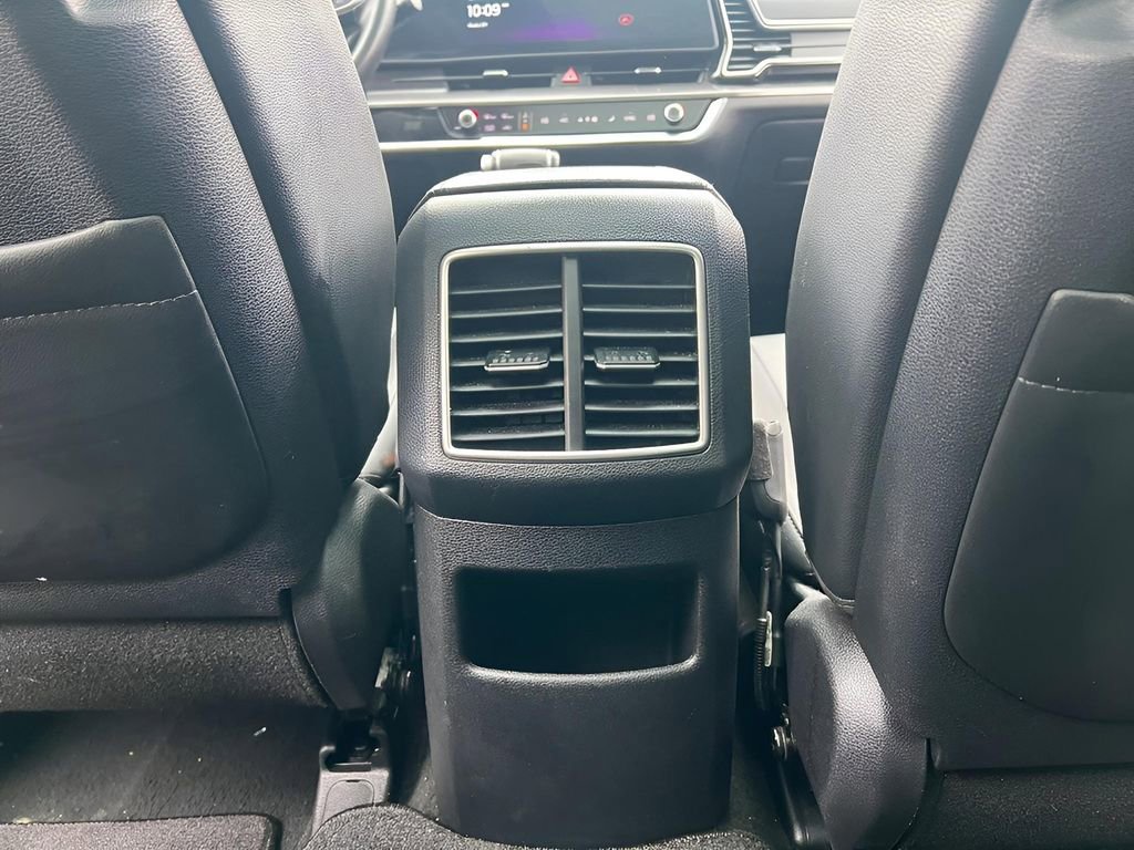 Used 2025 Kia Sportage EX w/ Premium Package image 18