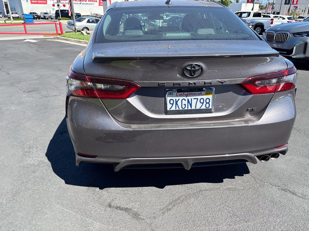 Used 2024 Toyota Camry SE FWD image 6