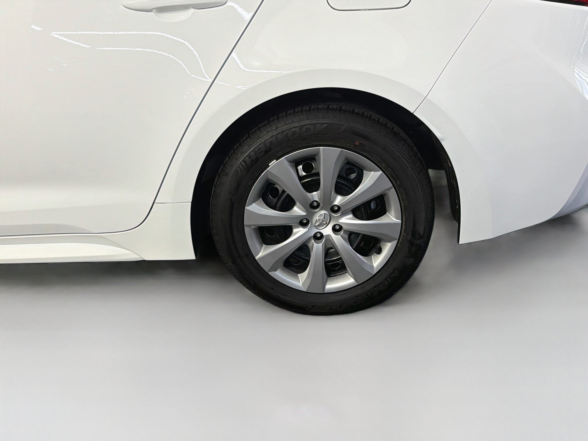 Used 2026 Toyota Corolla LE FWD image 11