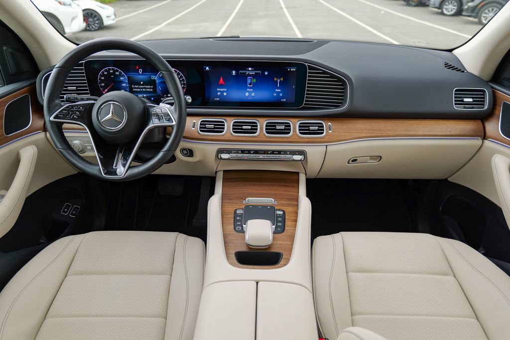 Used 2025 Mercedes-Benz GLE 450e 4MATIC image 42