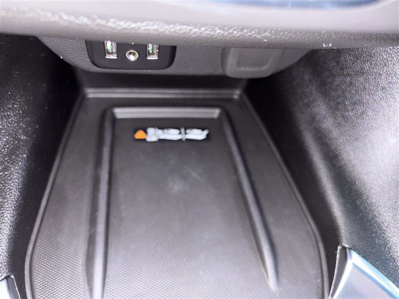 Used 2022 Chevrolet Traverse LT w/ Midnight/Sport Edition image 17