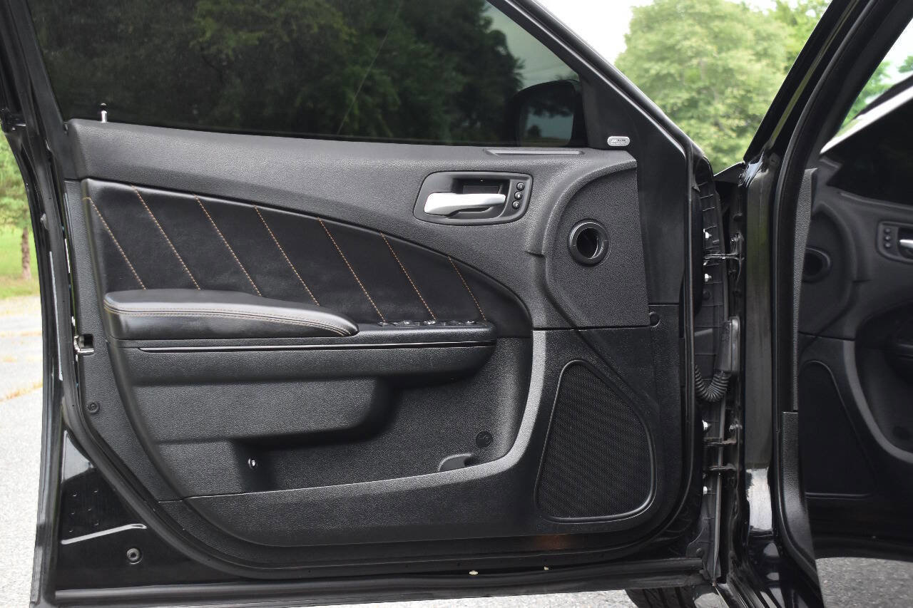 Used 2018 Dodge Charger R/T image 8