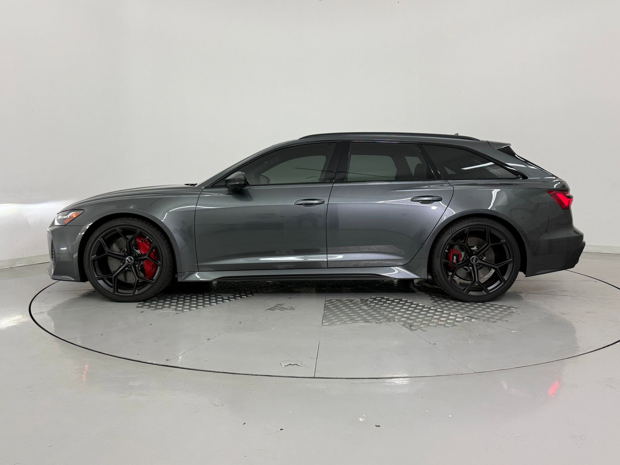 New 2026 Audi RS 6 performance image 2