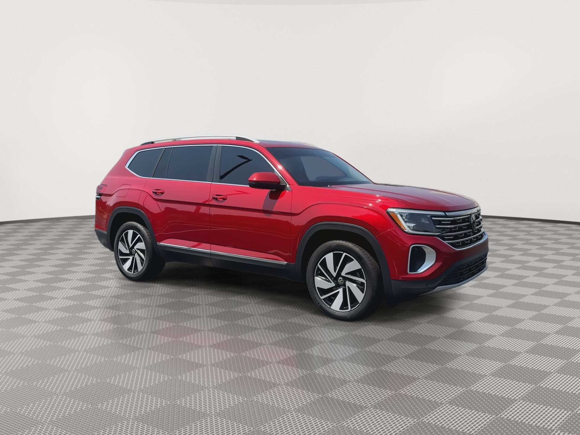 Used 2024 Volkswagen Atlas SEL AWD/4WD image 2