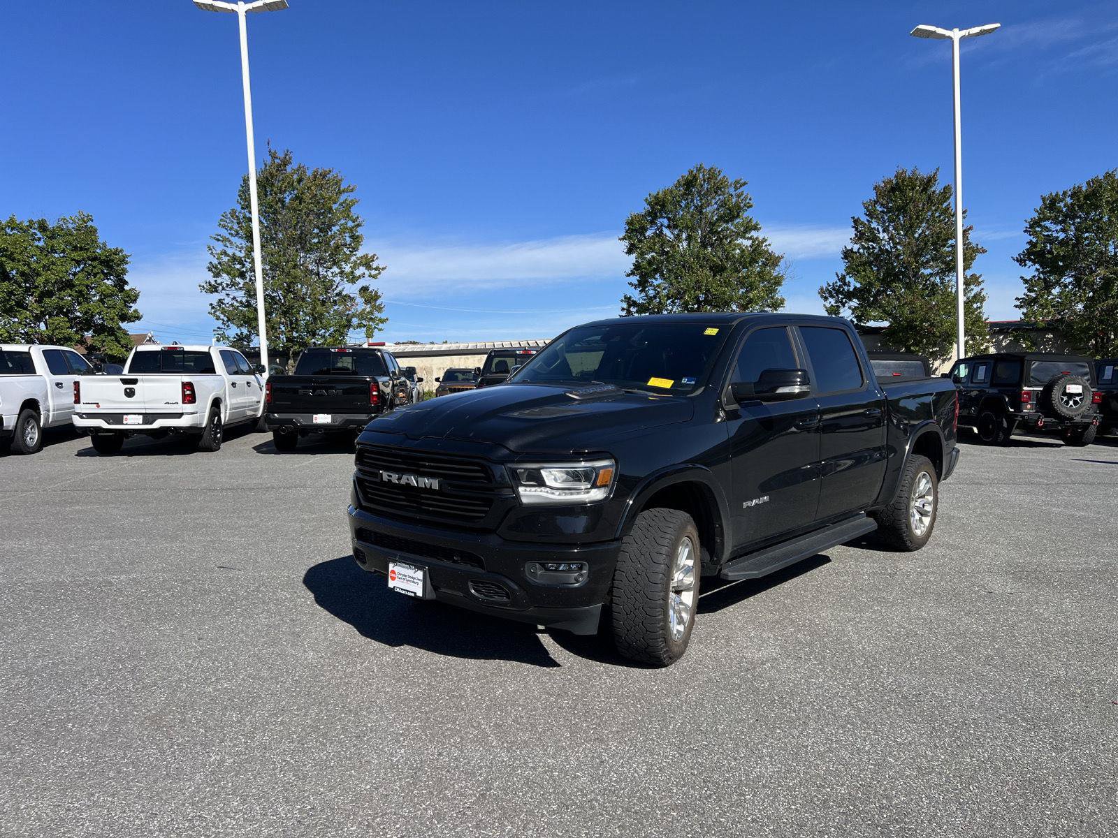 Used 2022 RAM 1500 Laramie AWD/4WD image 1