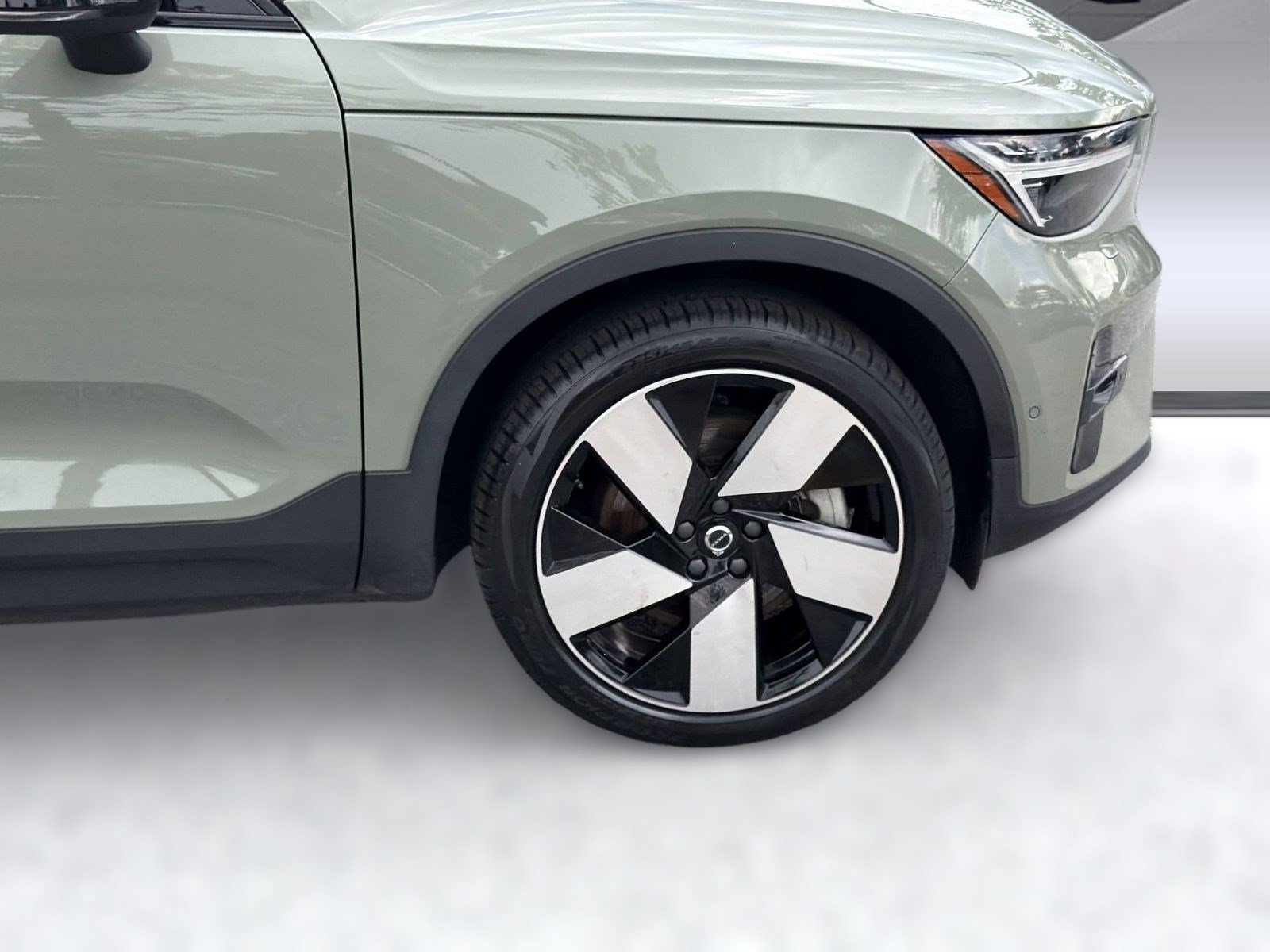 Certified 2023 Volvo C40 P8 Recharge Ultimate AWD/4WD image 12
