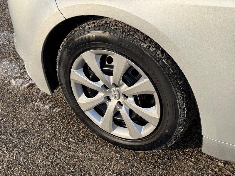 Used 2024 Toyota Corolla LE image 10