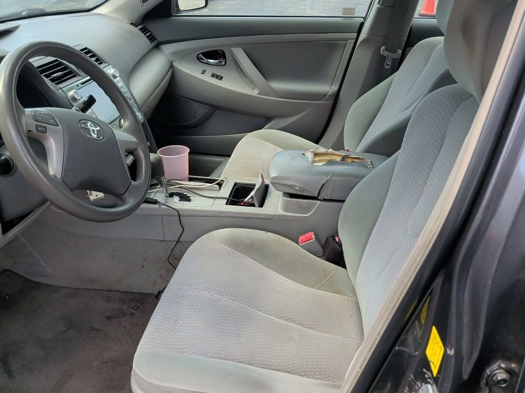 Used 2011 Toyota Camry LE w/ LE Extra-Value Pkg FWD image 6