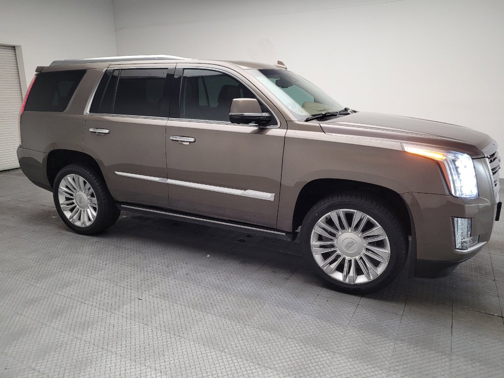 Used 2015 Cadillac Escalade Platinum RWD image 11