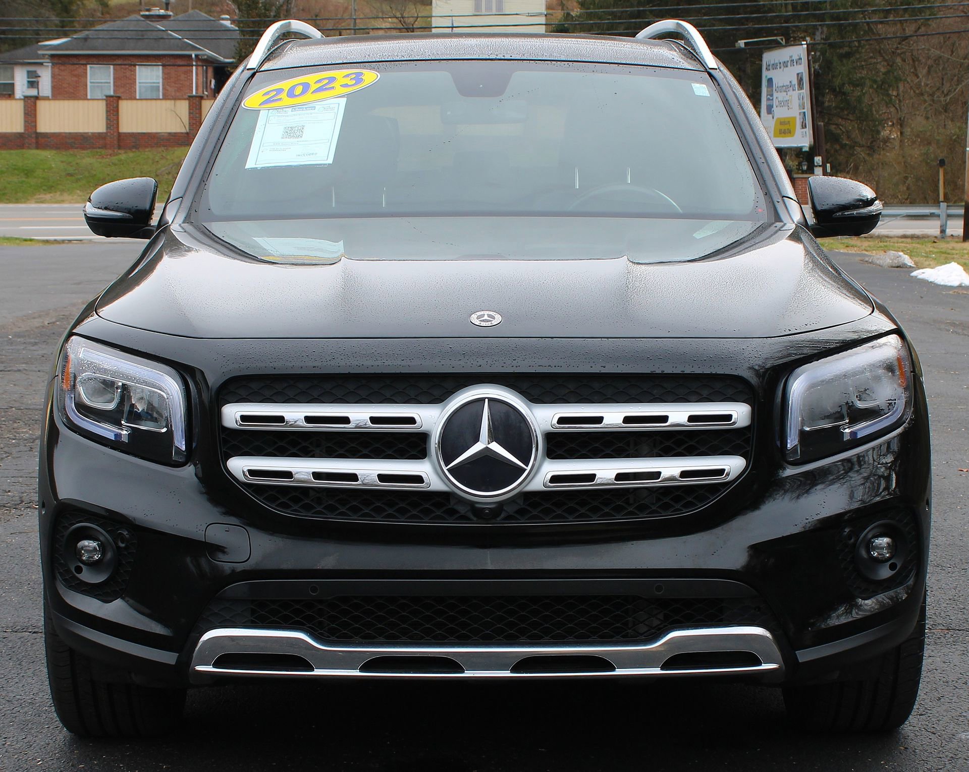 Used 2023 Mercedes-Benz GLB 250 image 2