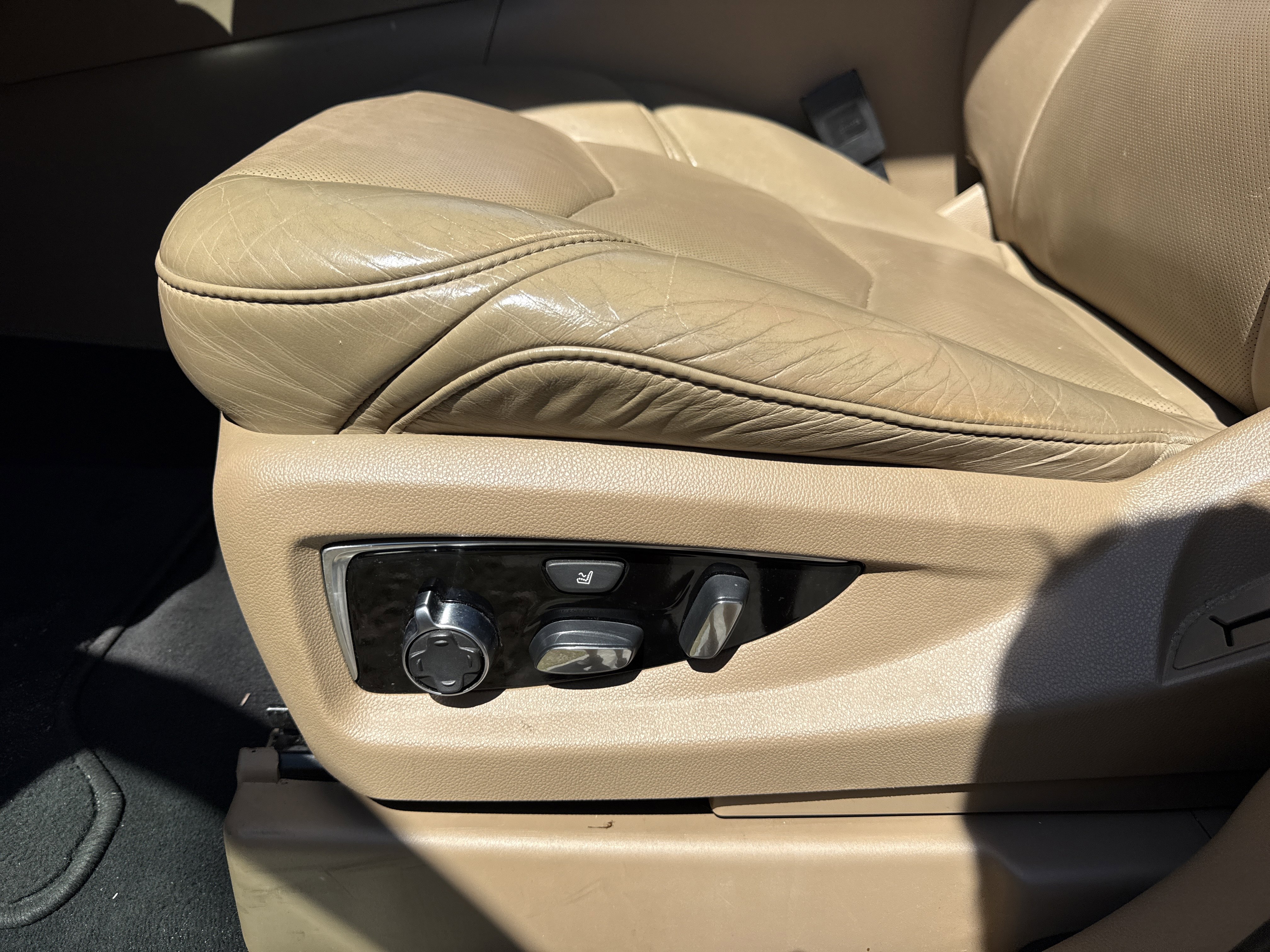 Used 2018 Cadillac Escalade ESV Platinum image 37