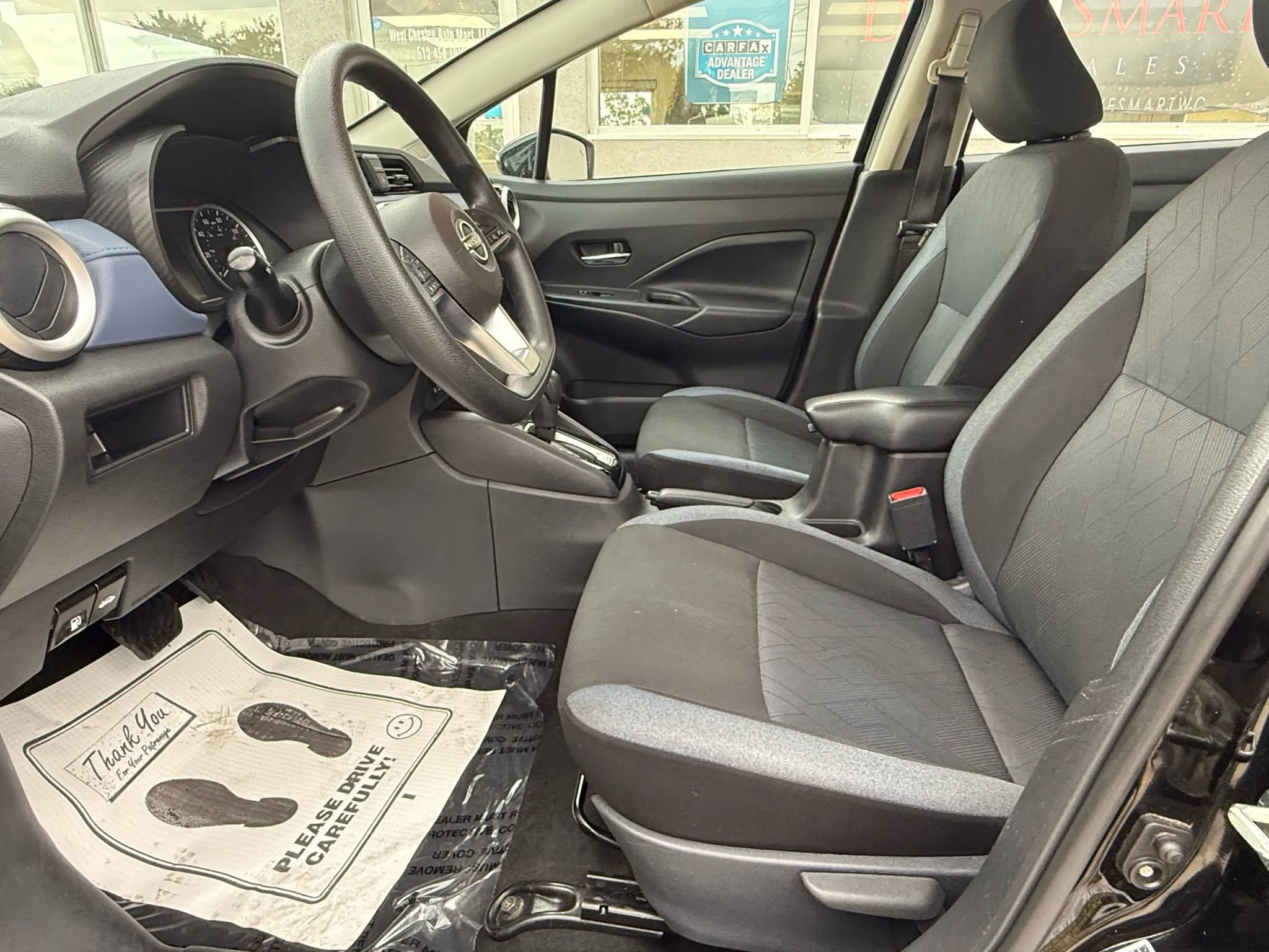 Used 2023 Nissan Versa SV image 9