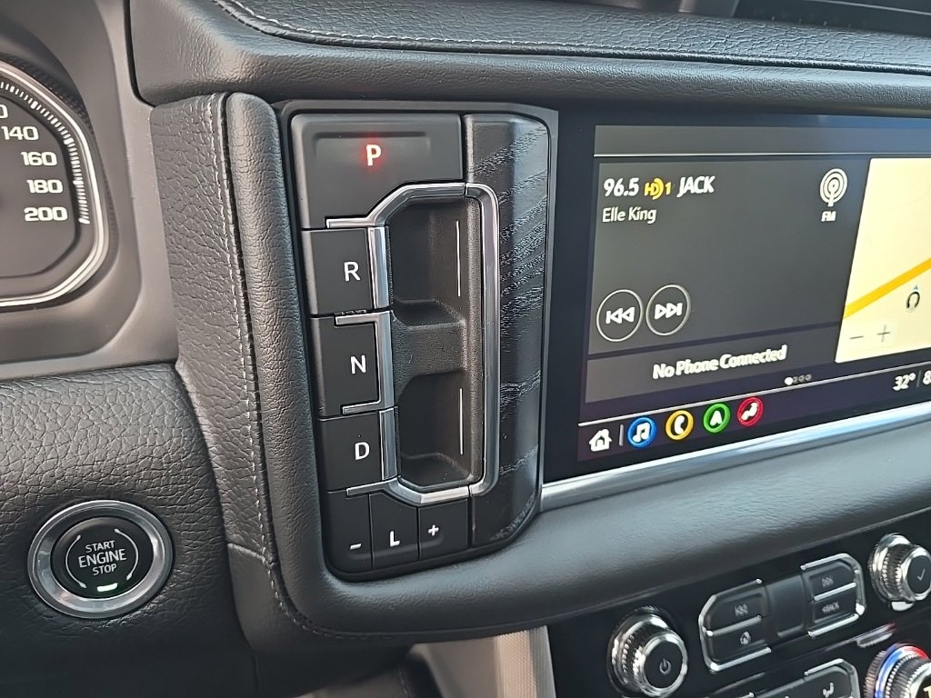 Used 2021 GMC Yukon XL Denali image 16