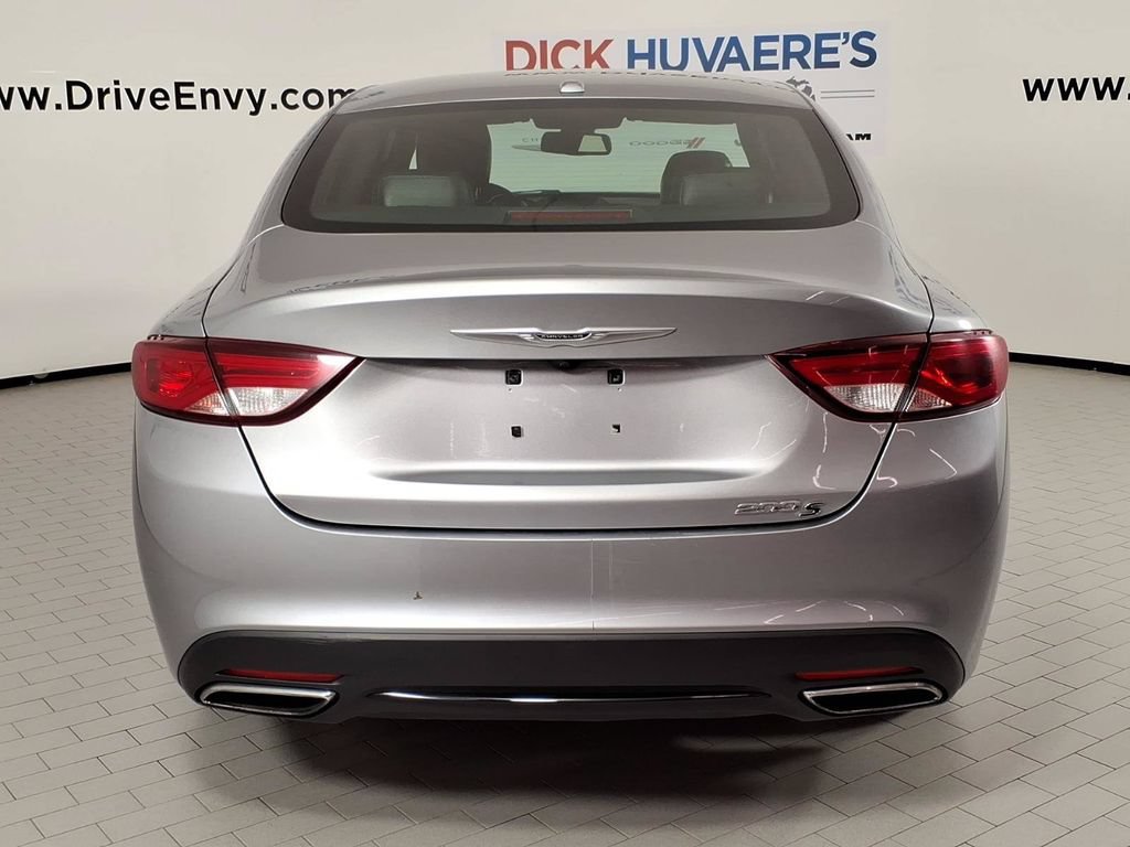 Used 2015 Chrysler 200 S w/ Comfort Group FWD image 5