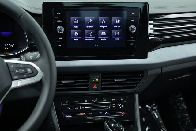 New 2025 Volkswagen Jetta SE image 16