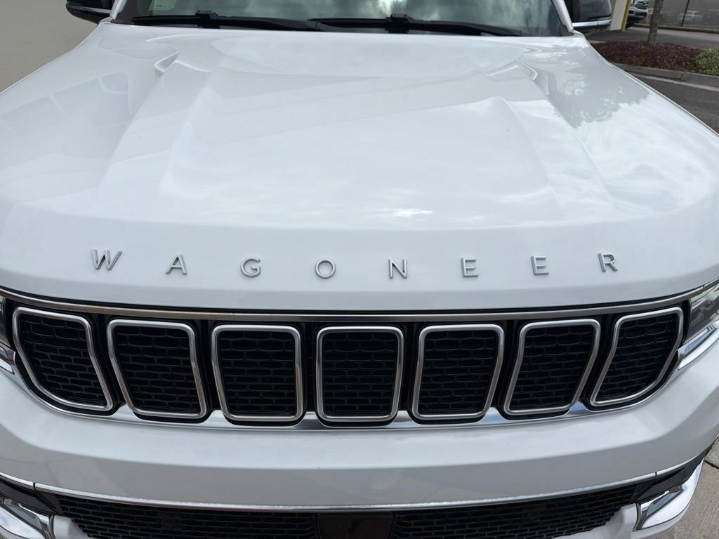 Used 2024 Jeep Wagoneer L Series II RWD image 13