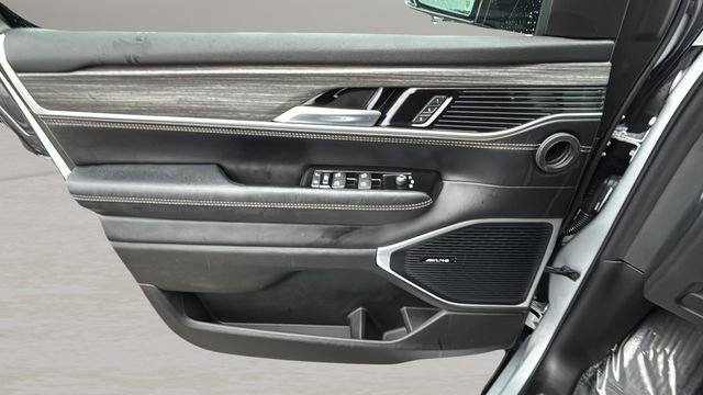 Used 2024 Jeep Wagoneer Series II w/ Premium Group I image 17