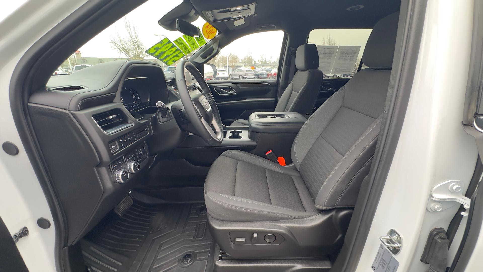 Used 2024 GMC Yukon SLE w/ Max Trailering Package image 16