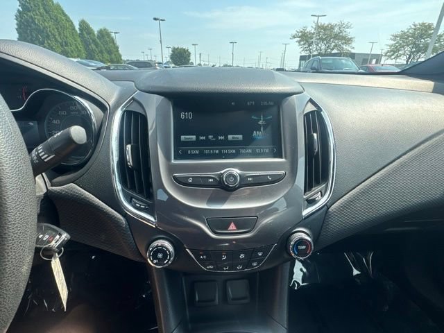 Used 2018 Chevrolet Cruze LT FWD image 25