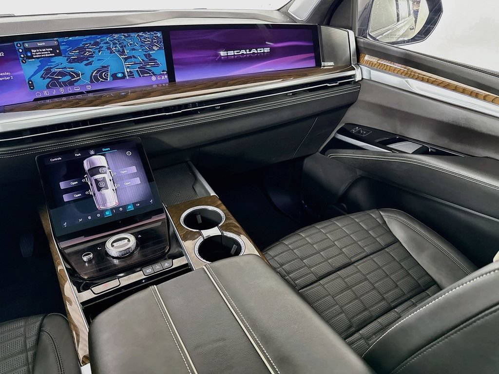 Used 2025 Cadillac Escalade Sport Platinum w/ LPO, ONYX Package AWD/4WD image 25