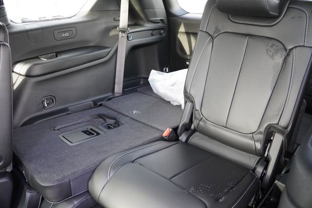 New 2025 Jeep Grand Cherokee L Limited w/ Black Appearance Package image 12