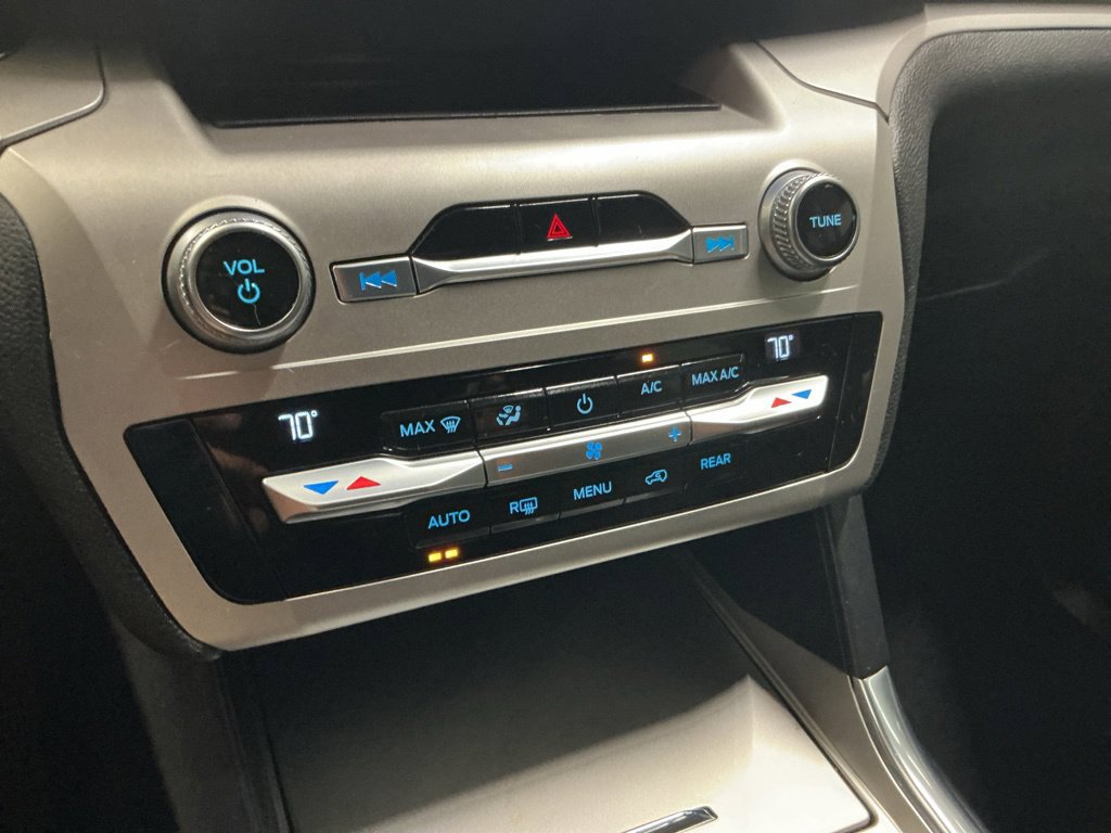 Used 2020 Ford Explorer XLT w/ Equipment Group 202A RWD image 28