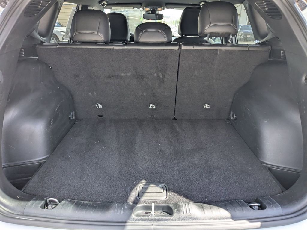 Used 2025 Jeep Compass Trailhawk image 24