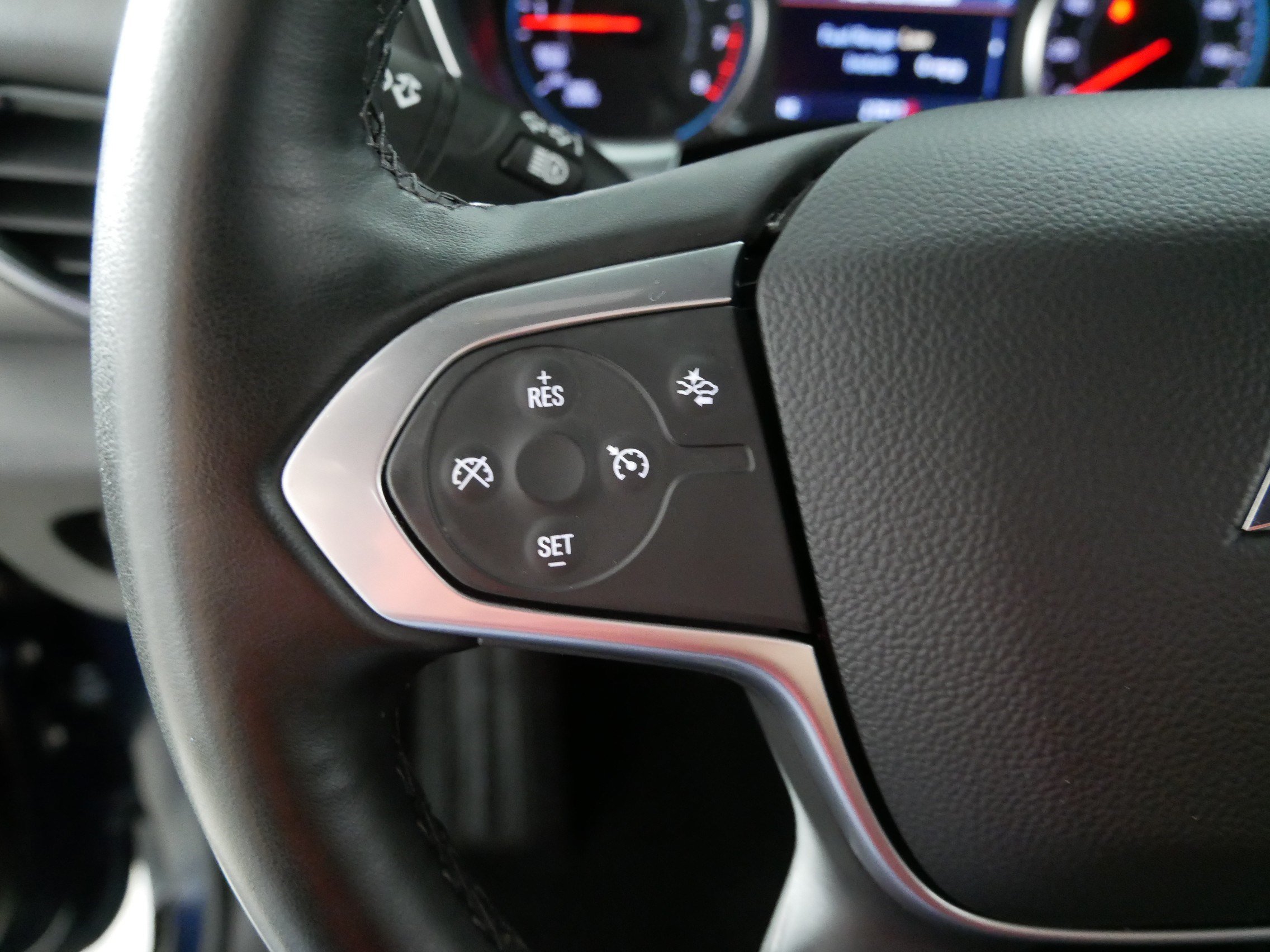 Used 2023 Chevrolet Traverse LT w/ LPO, Floor Liner Package AWD/4WD image 27