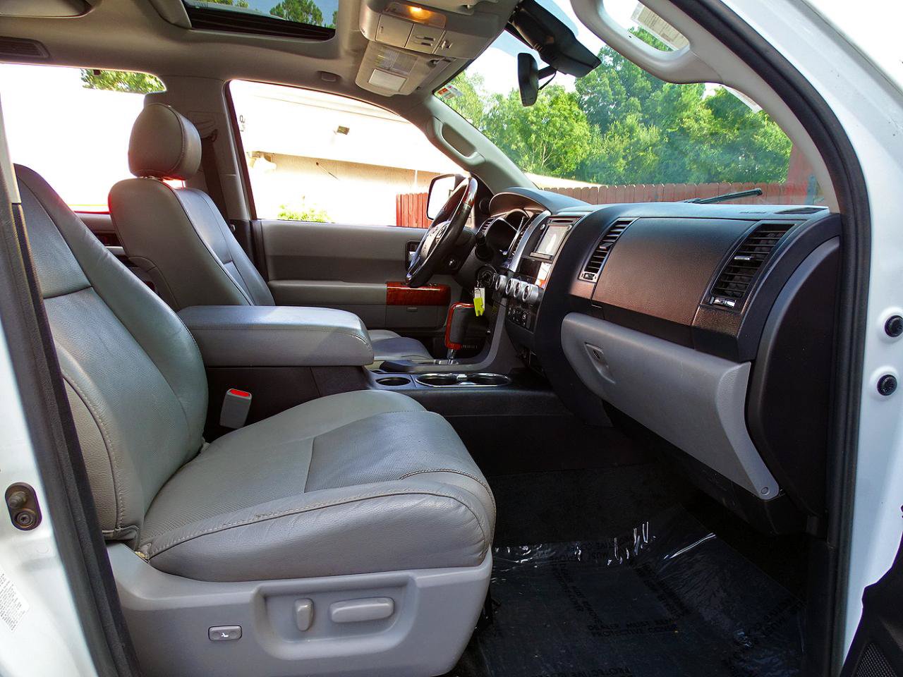 Used 2018 Toyota Sequoia Platinum AWD/4WD image 37