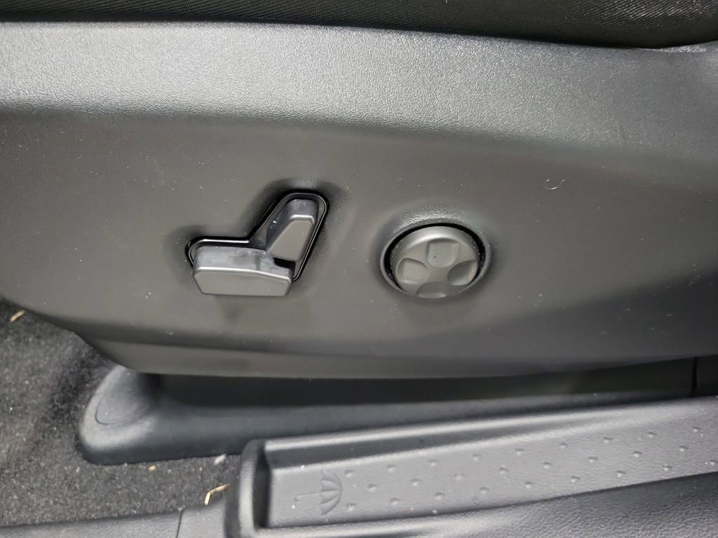 New 2026 Chrysler Pacifica Select w/ S Appearance Package image 12